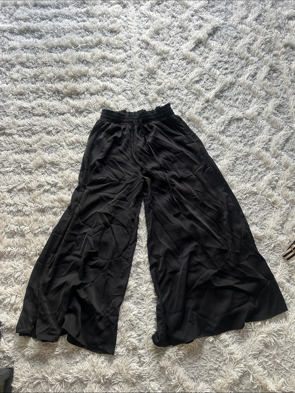Flowy Wide-Leg Black Palazzo Pants with Elastic Waist